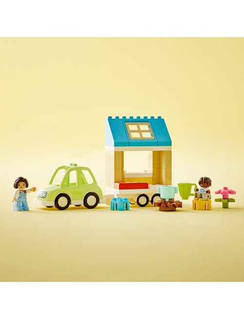 LEGO DUPLO Family House On Wheels, 10986 product photo View 11 L