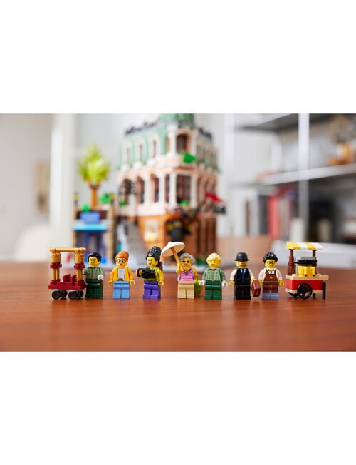 Lego Icons LEGO Icons Boutique Hotel, 10297 product photo View 04 L