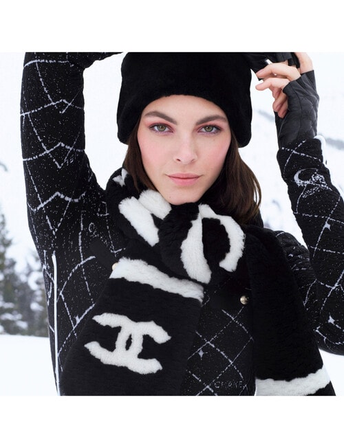 CHANEL ROUGE COCO BAUME A Hydrating Tinted Lip Balm That Offers Buildable Colour For Better-Looking Lips, Day After Day product photo View 08 L