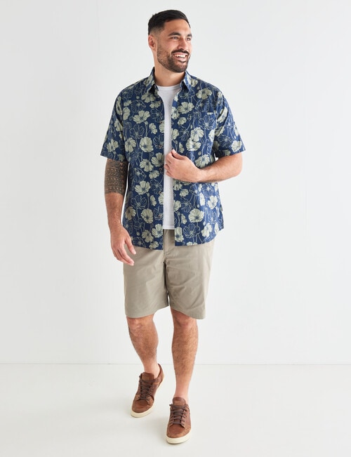 Kauri Trail Poppy Short Sleeve Shirt, Navy product photo View 03 L