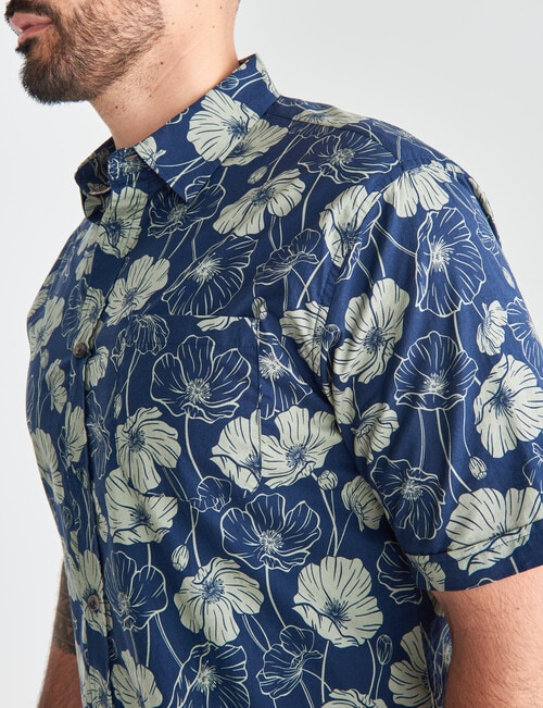 Kauri Trail Poppy Short Sleeve Shirt, Navy product photo View 04 L