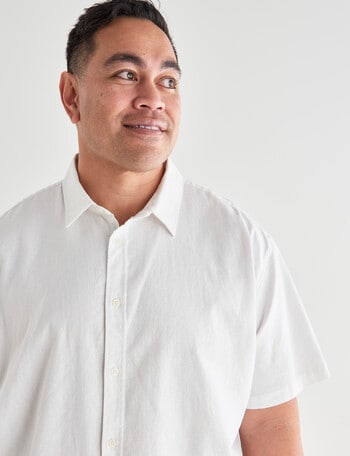 Chisel King Size Cotton-Linen Short Sleeve Shirt, White product photo