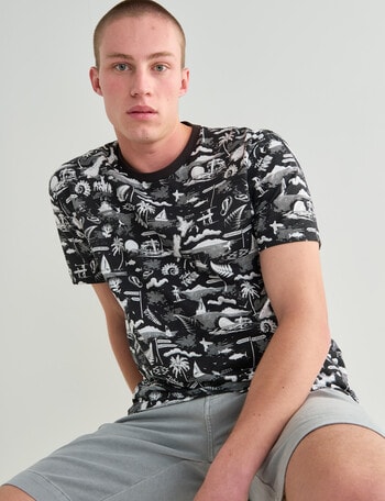 Tarnish All Over Island Print Tee, Black product photo