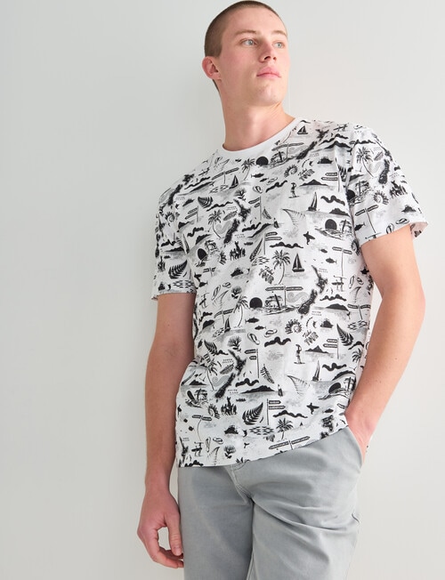 Tarnish All Over Island Print Tee, White product photo