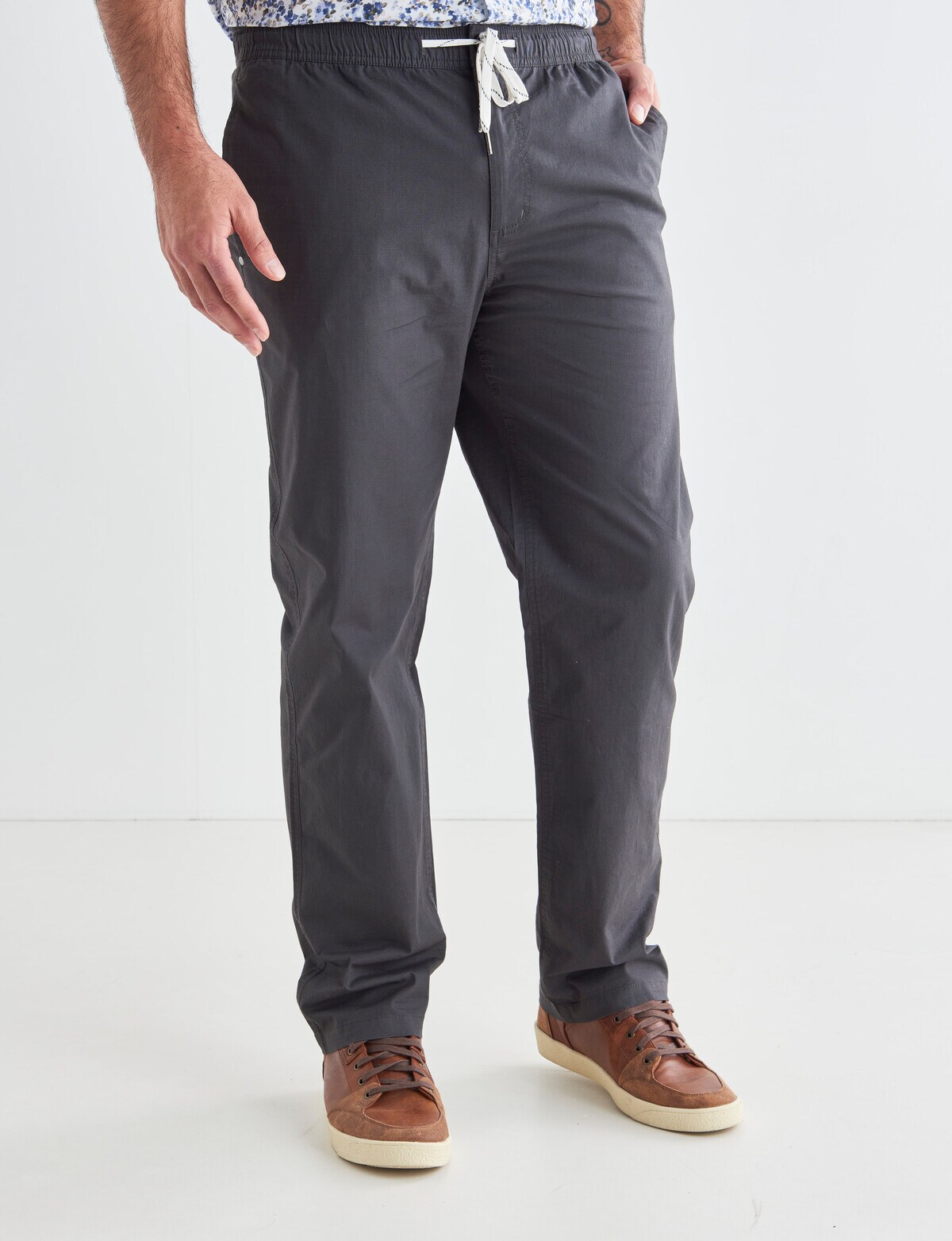Greg Norman Men's 5 Pocket Travel Pant : : Clothing, Shoes &  Accessories