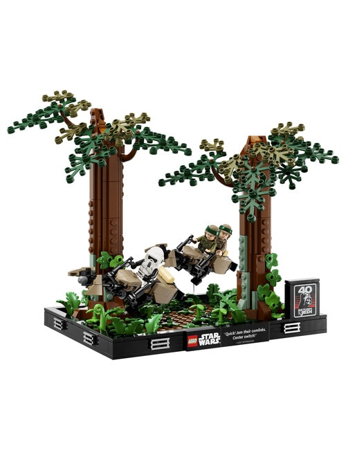 LEGO Star Wars Endor Speeder Chase Diorama, 75353 product photo View 03 L