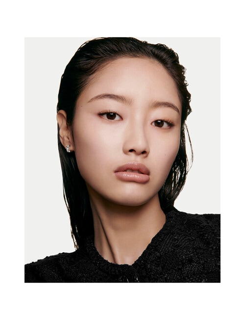 CHANEL LES BEIGES Healthy Glow Gel Touch Foundation product photo View 04 L