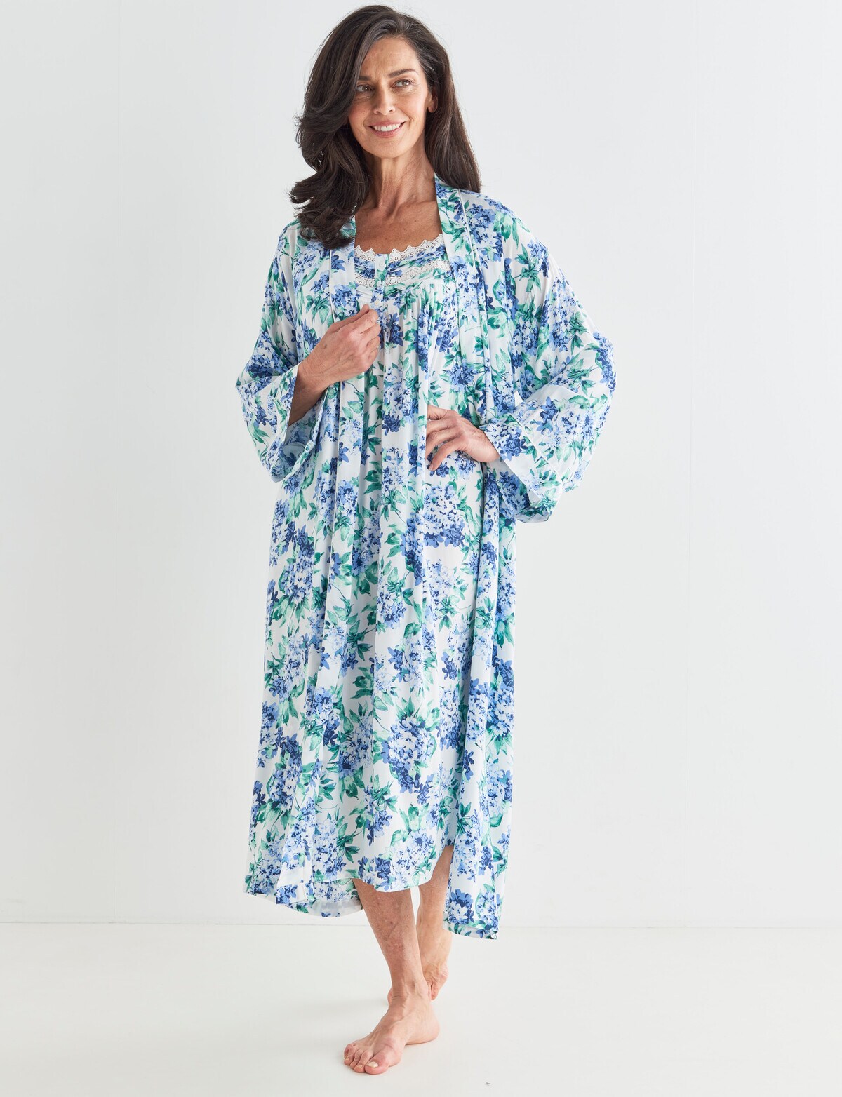 Ruby & Bloom Hydrangea Robe, Blue, 1020 Robes