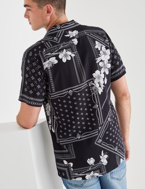 Tarnish Floral Bandana Short Sleeve Shirt, Black product photo View 02 L