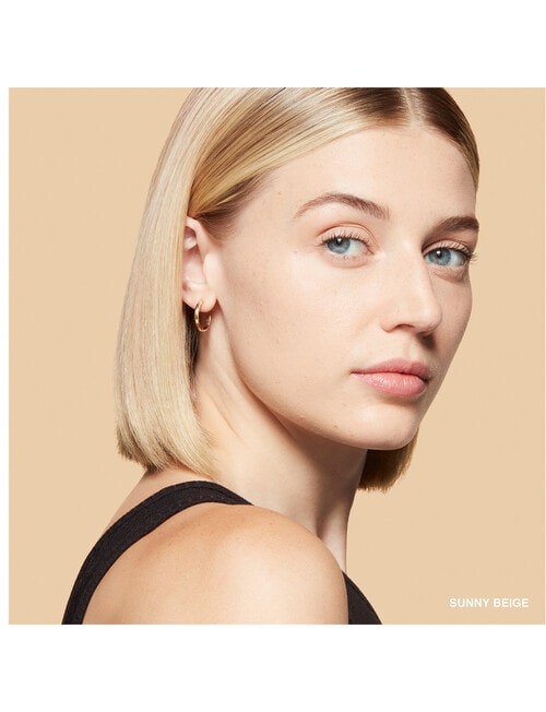 Bobbi Brown Sheer Finish Pressed Powder product photo View 04 L