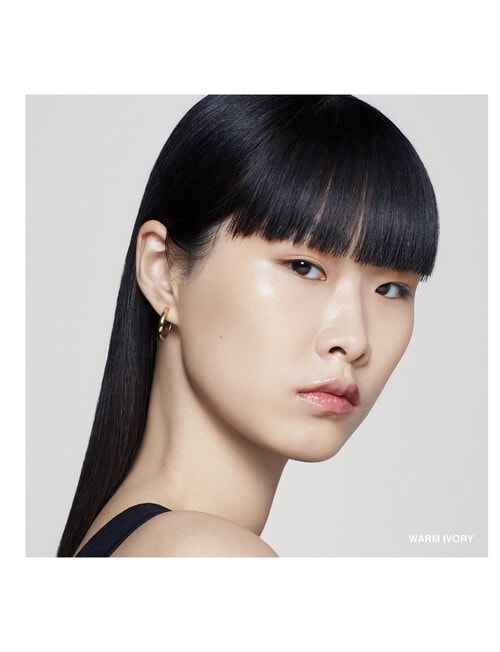 Bobbi Brown Intensive Serum Foundation product photo View 04 L