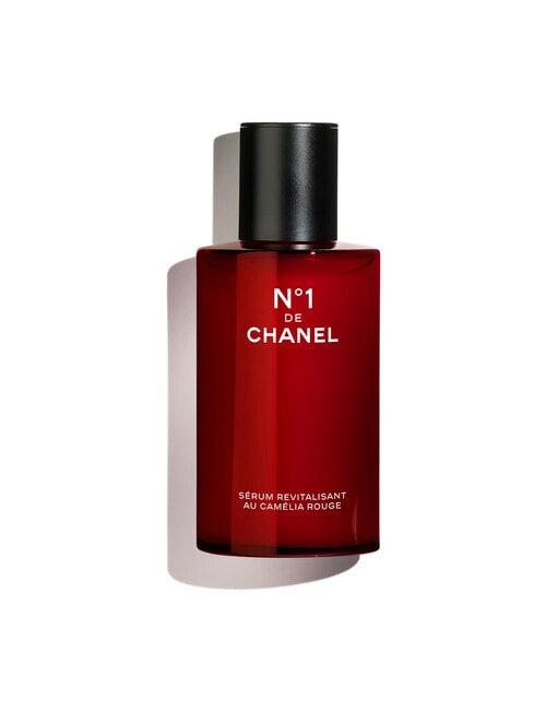 CHANEL N&deg;1 DE CHANEL REVITALIZING SERUM Smooths and Provides Radiance, For Younger-Looking Skin 100ml product photo