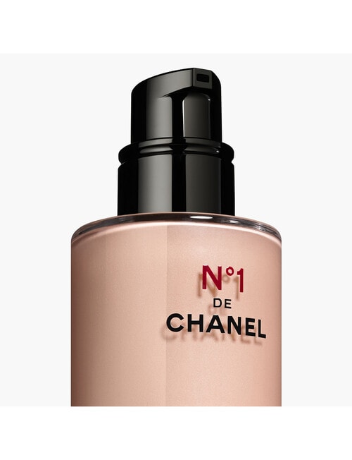 CHANEL N&deg;1 DE CHANEL SKIN ENHANCER Boosts Skin's Radiance - Evens - Perfects product photo View 02 L