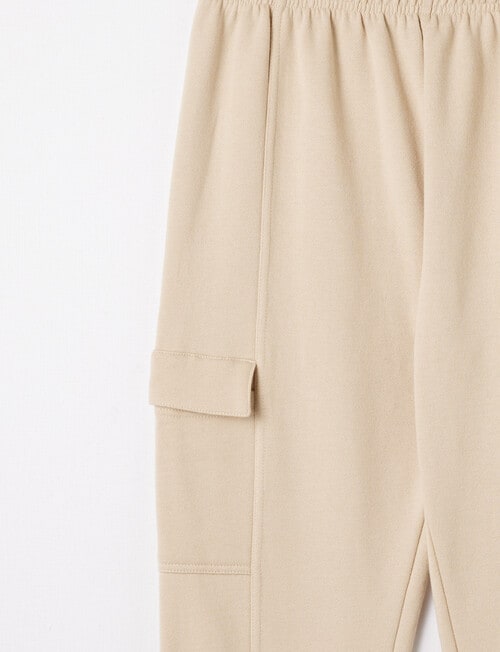 Switch Cargo Fleece Trackpant, Natural product photo View 02 L