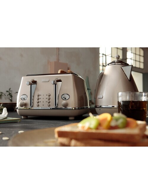 DeLonghi Icona Metallics 4 Slice Toaster, Beige, CTOT4003BG Toasters