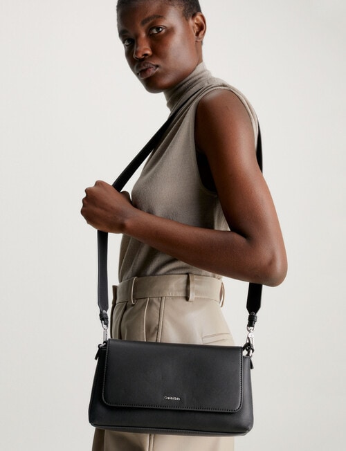 Calvin Klein Must Shoulder Bag, Black product photo View 04 L