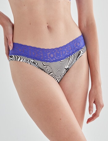 Bonds Match Its Skimpy Brief, In A Trance, 8-16 product photo