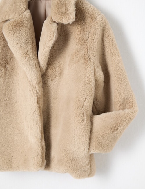 Switch Fur Coat, Natural product photo View 02 L