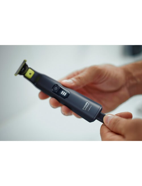 Philips OneBlade 360 Pro Face Hair Trimmer, QP6531/15 product photo View 02 L