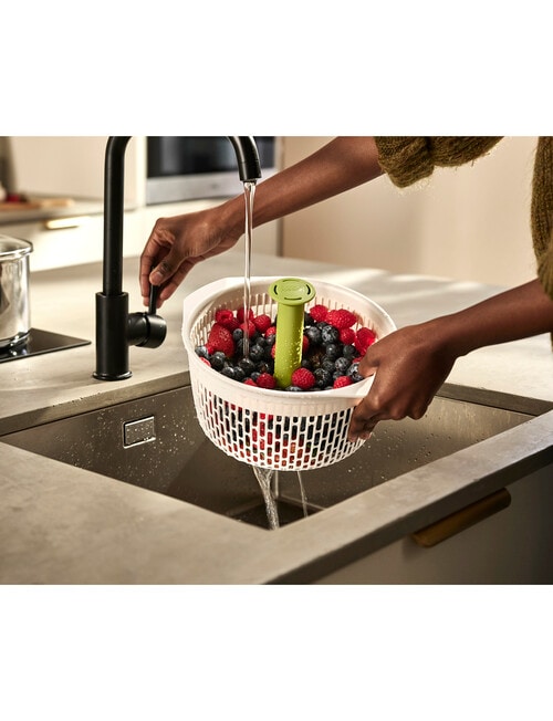 Joseph Joseph Spindola In-Sink Salad Spinner Colander, White product photo View 04 L