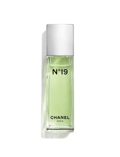 CHANEL N°19 Eau de Toilette Spray 100ml product photo