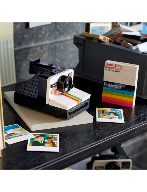 LEGO Ideas Polaroid OneStep SX-70 Camera, 21345 product photo View 08 L