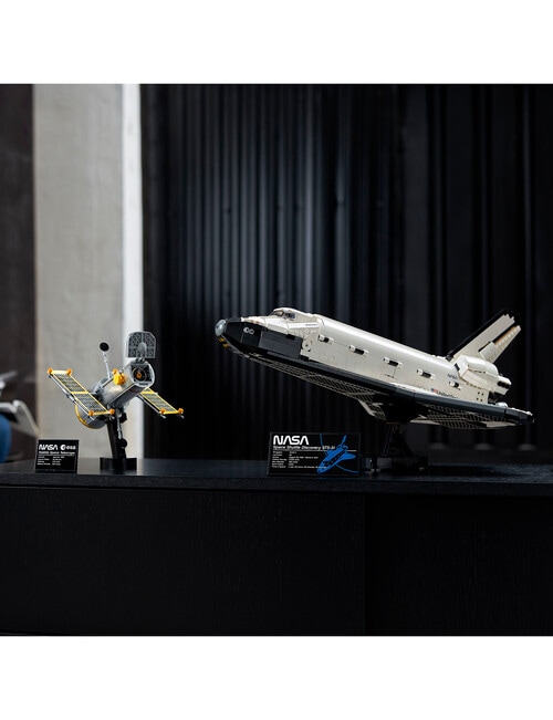Lego Icons NASA Space Shuttle Discovery, 10283 product photo View 12 L
