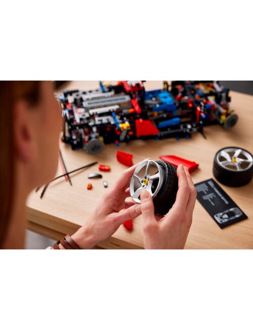 Lego Technic Technic Ferrari Daytona SP3, 42143 product photo View 07 L