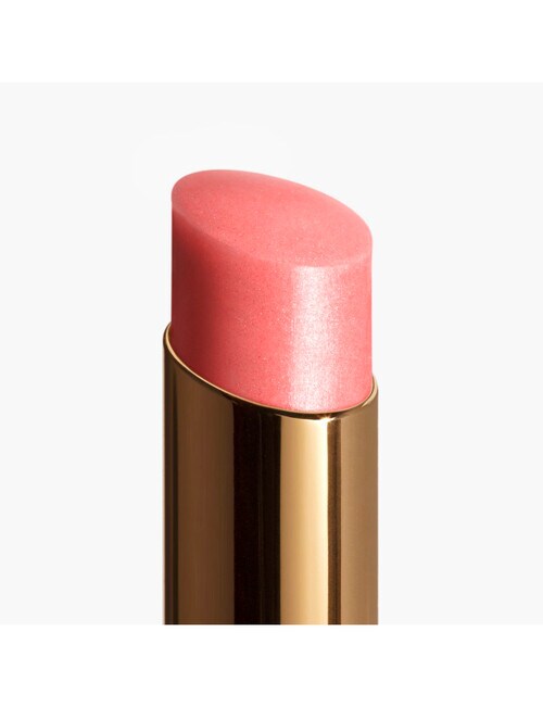 CHANEL ROUGE COCO BAUME A HYDRATING TINTED LIP BALM THAT OFFERS BUILDABLE COLOUR FOR BETTER-LOOKING LIPS, DAY AFTER DAY product photo View 02 L