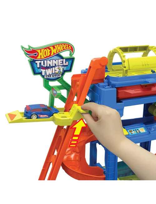 Hot Wheels Tunnel Twist Car Wash product photo View 05 L