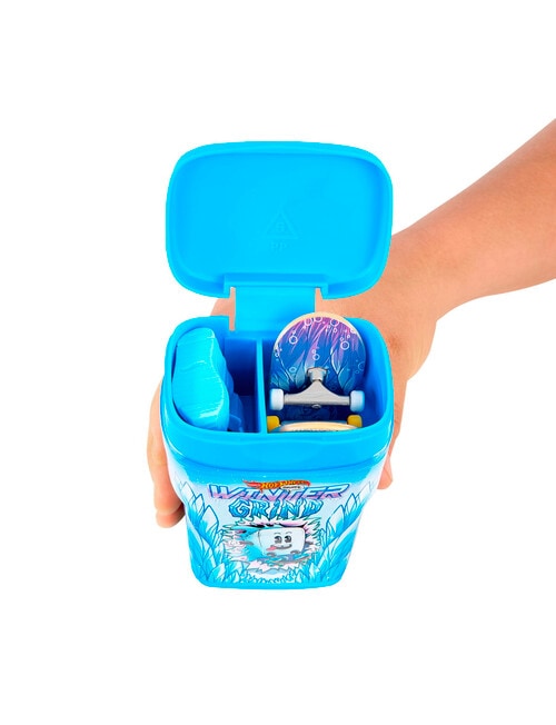 Hot Wheels Skate Gumball Box, Assorted product photo View 09 L