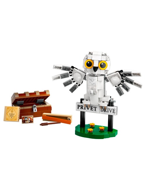 LEGO Harry Potter Hedwig at 4 Privet Drive, 76425 product photo View 03 L