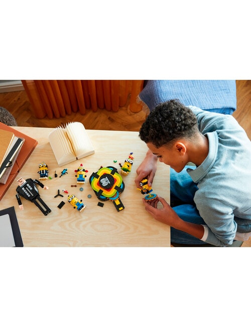 LEGO Minions Brick-Built Gru and Minions,75582 product photo View 05 L