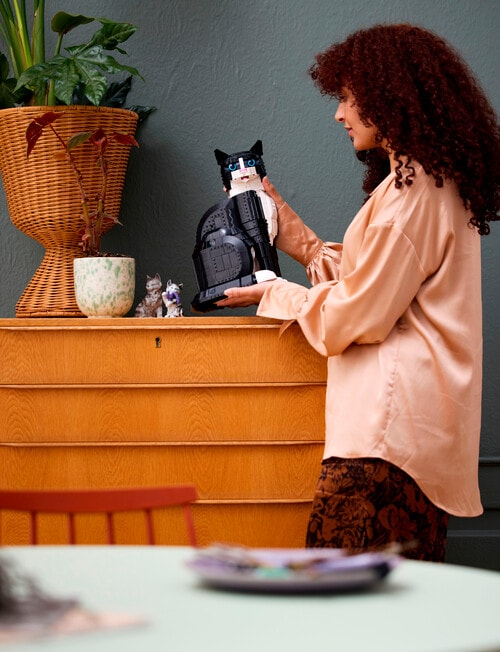 LEGO Ideas Tuxedo Cat, 21349 product photo View 10 L