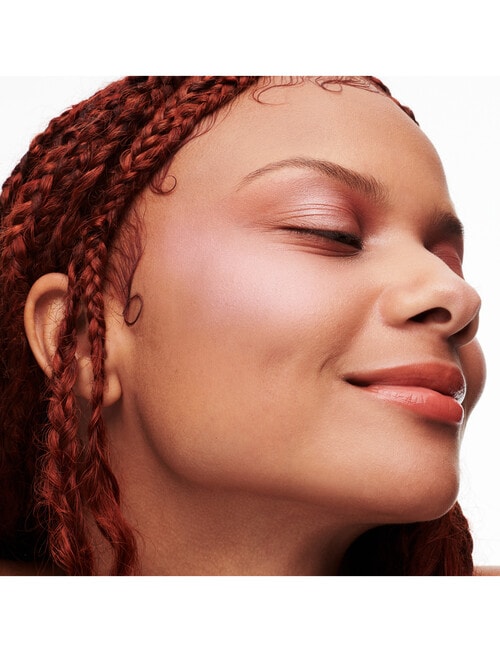 MAC Glow Play Cushiony Blush product photo View 04 L