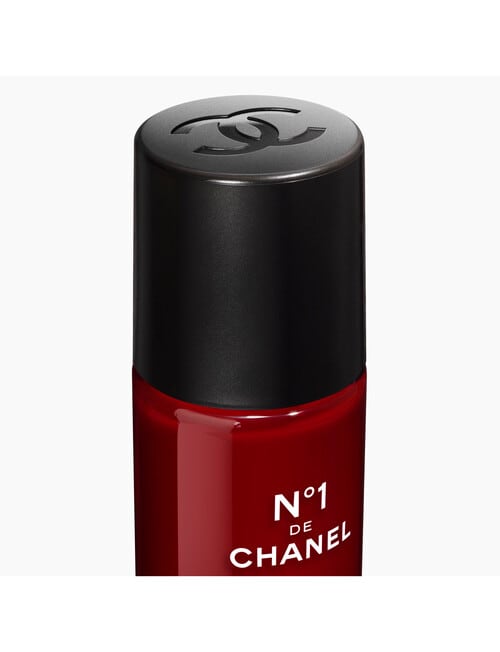 CHANEL N&deg;1 DE CHANEL REVITALIZING EYE SERUM Smooths - Restores - Gives Eyes A Wide-Awake Look product photo View 03 L