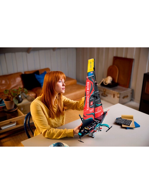 LEGO Technic Emirates Team New Zealand AC75 Yacht, 42174 product photo View 09 L