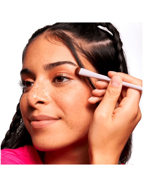 Essence Eyeshadow Brush, 01 Throwing A Little Shade product photo View 02 L