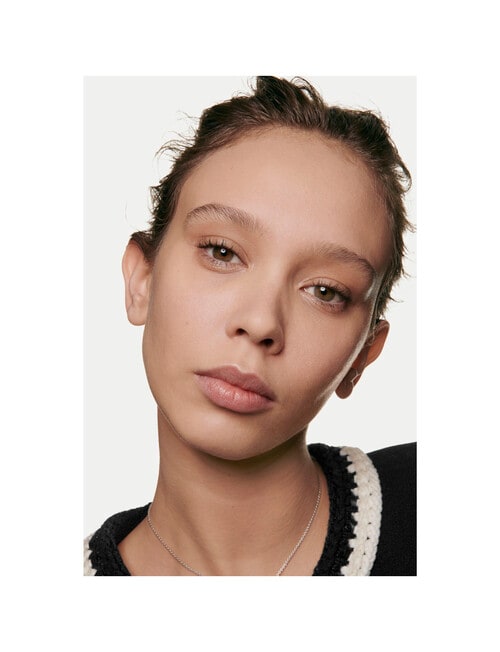 CHANEL ULTRA LE TEINT VELVET Blurring Smooth-Effect Foundation, Velvet Matte Finish, 30ml product photo View 05 L