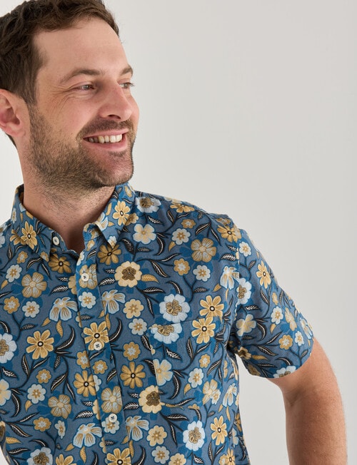 Gasoline Floral Print Short Sleeve Shirt, Blue product photo