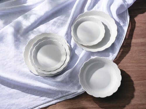 Robert Gordon Petal Side Plate, 19cm, White product photo View 05 L