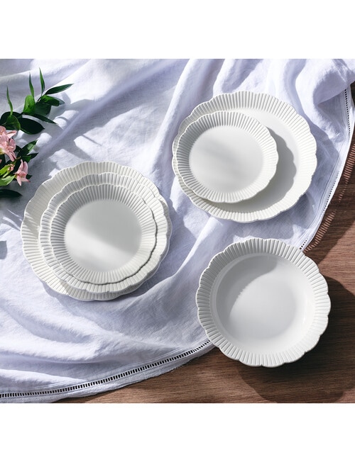 Robert Gordon Petal Bowl, 22.5cm, White product photo View 05 L