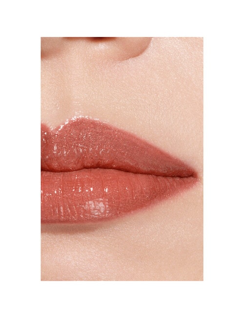 CHANEL ROUGE COCO BAUME - SHINE Hydrating Beautifying Tinted Lip Balm - Buildable Colour product photo View 06 L