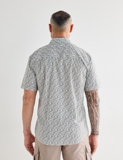 Kauri Trail Lawn Woodland Print Short Sleeve Shirt White product photo View 02 L