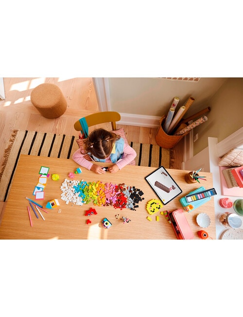 LEGO Classic Creative Happy Box, 11042 product photo View 04 L