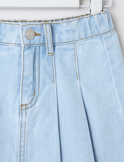 Mac & Ellie Pleated Denim Skirt, Light Blue product photo View 02 L