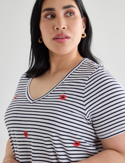 Studio Curve Organic Cotton Flower Embroidery V-Neck Tee, White product photo View 04 L