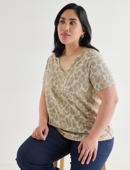 Studio Curve Organic Cotton Animal Print V-Neck Tee, Brown product photo