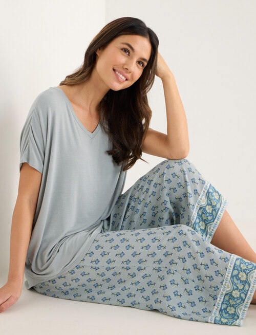 Whistle Sleep Contrast Trim Crop Pants, Soft Mint Print product photo