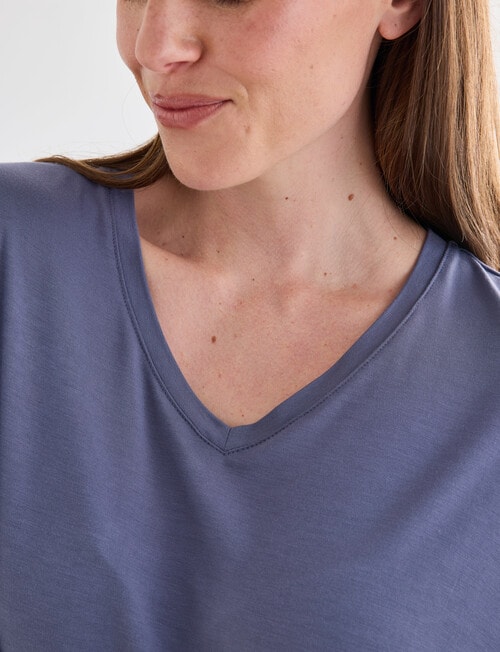 Whistle Sleep V-Neck Tee, Graphite product photo View 04 L